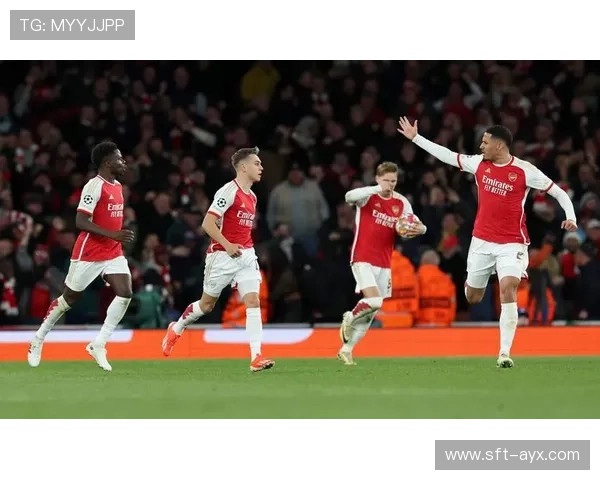 阿森纳边路进攻火力全开，快速突破撕裂对手防线